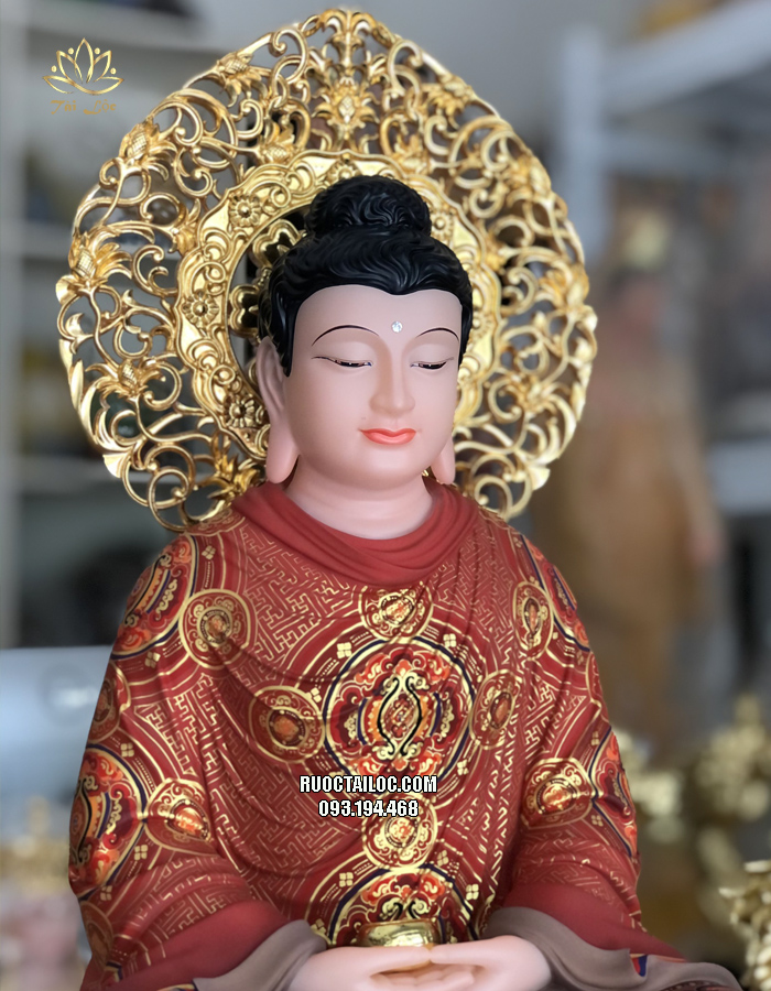 Tượng Phật Thích Ca áo gấm đỏ hào quang vàng 